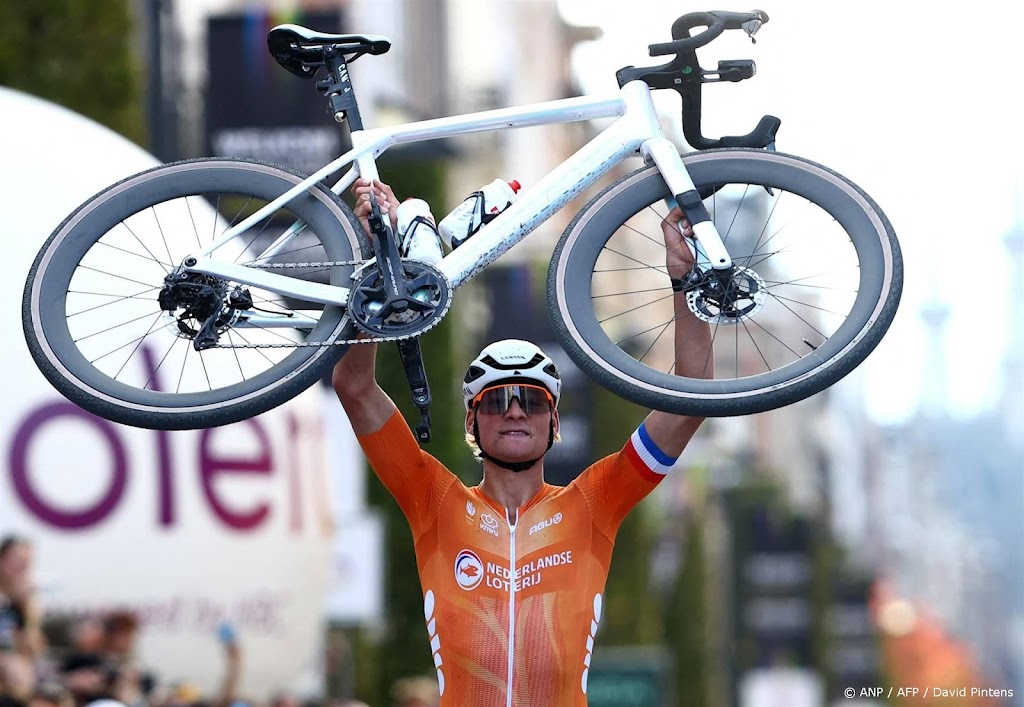 Van der Poel bij rentree als veldrijder meteen ongenaakbaar