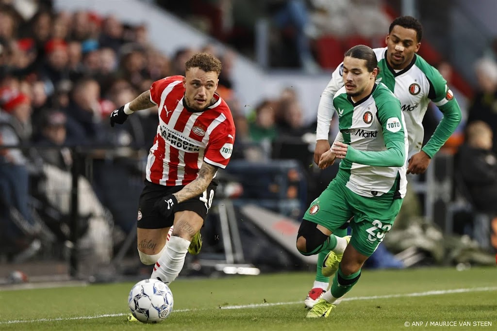 PSV overklast Feyenoord en zet Rotterdammers op grote achterstand