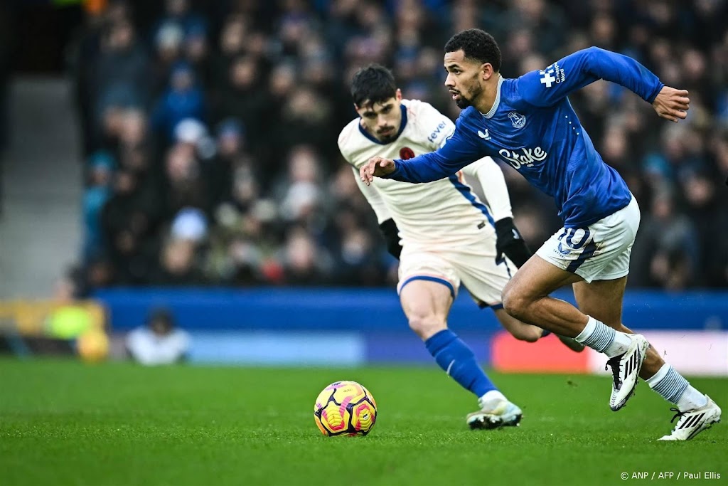 Chelsea verzuimt koppositie Premier League te pakken