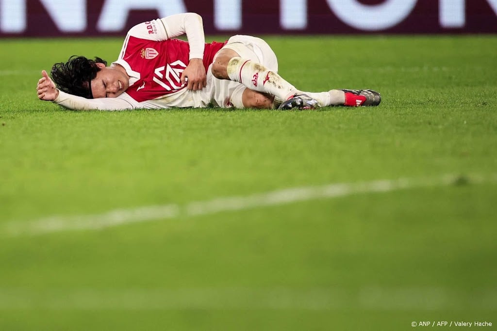 Japans international Minamino scheurt kruisband, WK onzeker