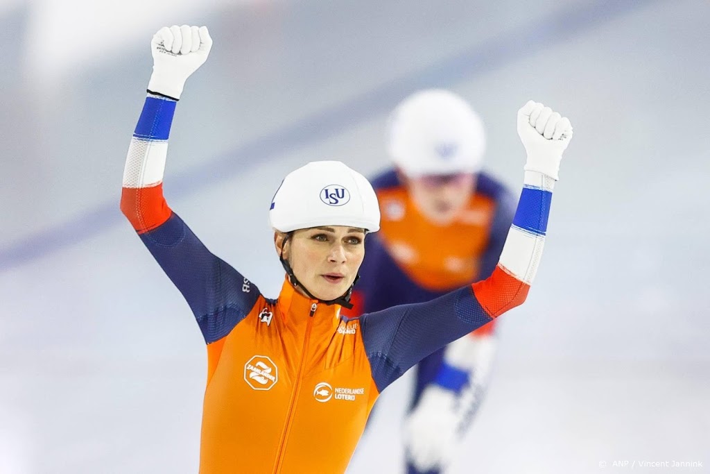 Schaatsers Schouten en Stroetinga pakken goud op massastart