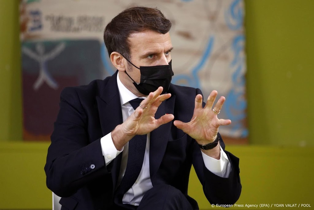 Macron belooft strengere wetgeving tegen incestplegers
