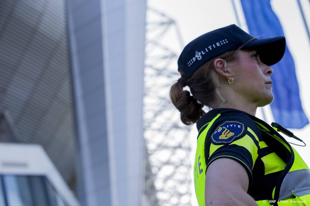 Veel politie op de been bij Philips-stadion rond PSV tegen Ajax