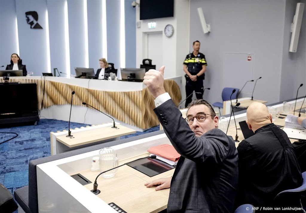 De Mos ondervraagd over donaties: ik doe aan ombudspolitiek
