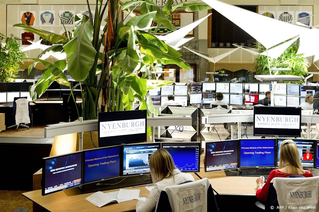 Moederbedrijf Juventus stijgt, club zelf daalt na puntenaftrek