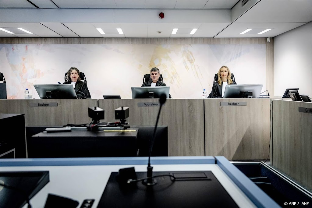 Verdachten moordzaak Peter R. de Vries ontkennen of zwijgen
