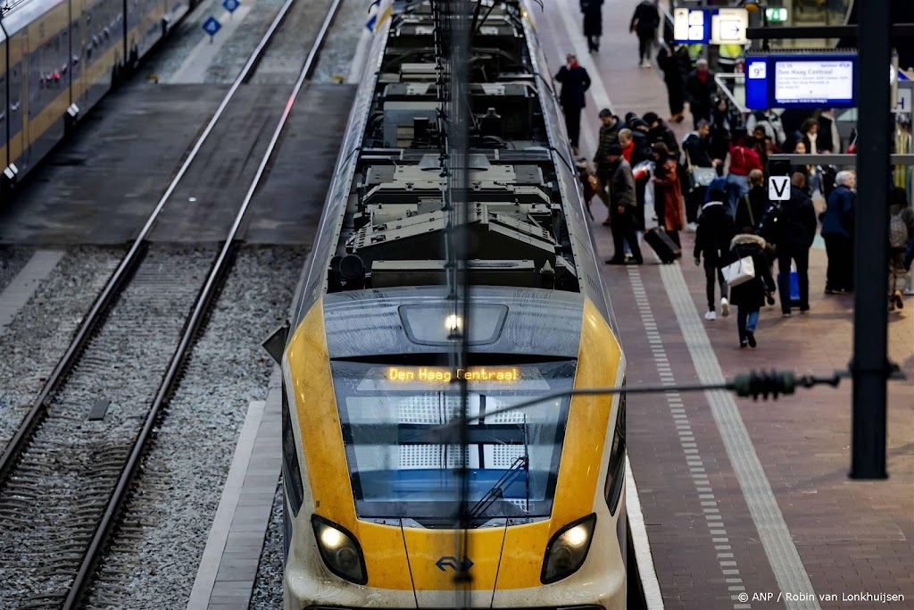 Hele dag hinder op spoor Den Haag - Rotterdam door stroomstoring