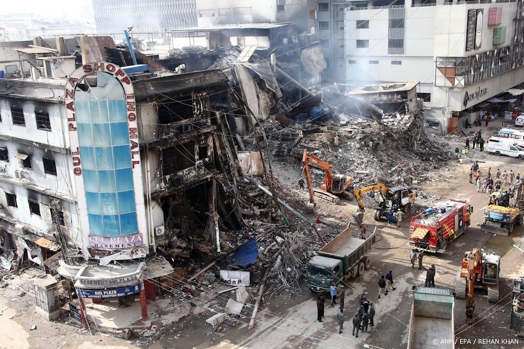 Dodental door brand winkelcentrum Pakistan loopt op richting 70