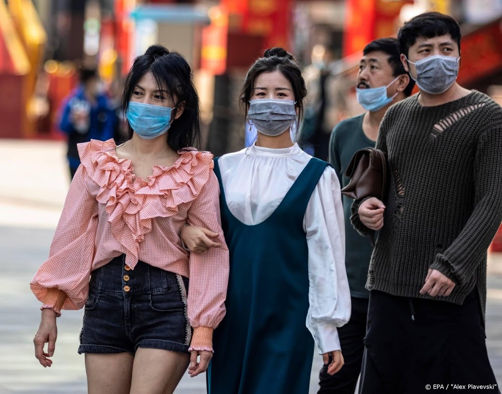 Aantal doden in China door coronavirus stijgt boven 2400
