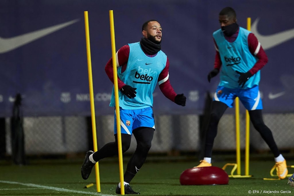 Barcelona moet Depay nog missen in Europa League tegen Napoli
