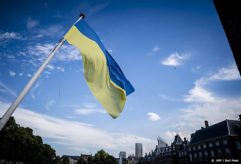 Ministeries hijsen vrijdag Oekraïense vlag na jaar oorlog