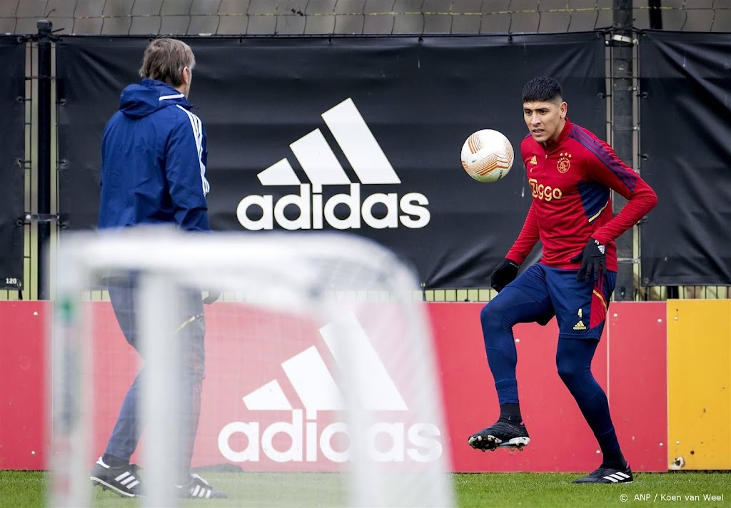 Ajax start met Álvarez maar zonder Wijndal tegen Union Berlin  