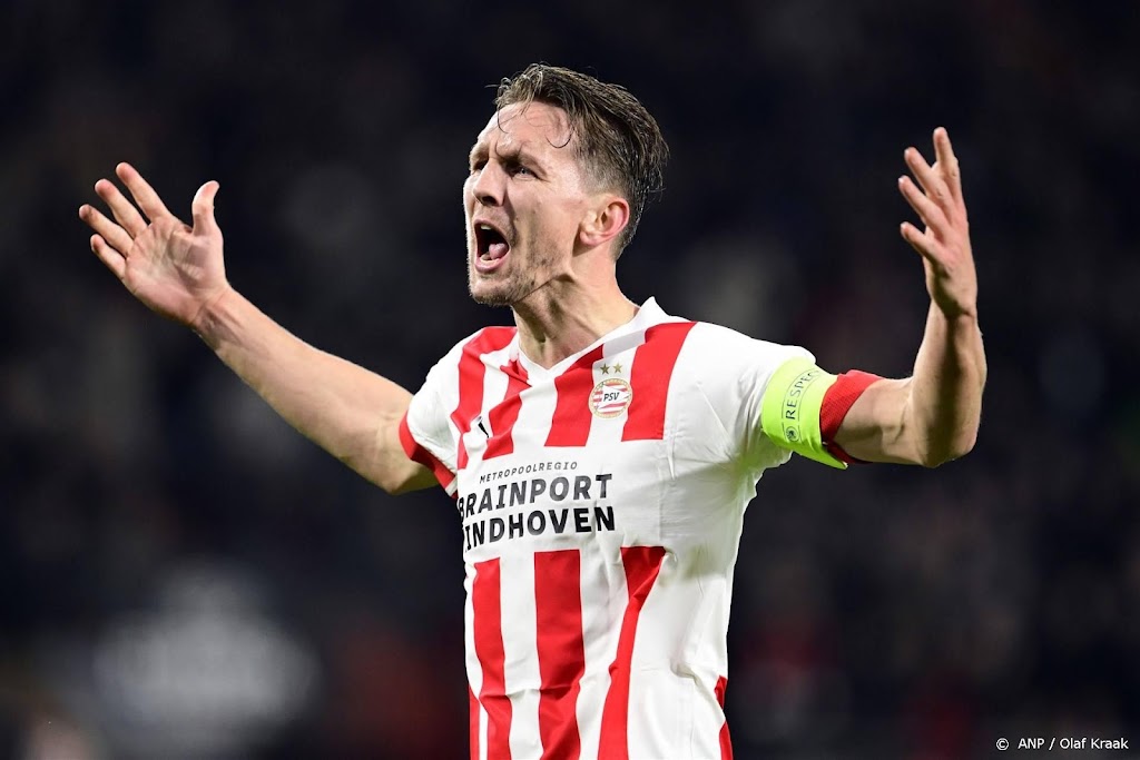 PSV ondanks zege op Sevilla (2-0) uitgeschakeld in Europa League