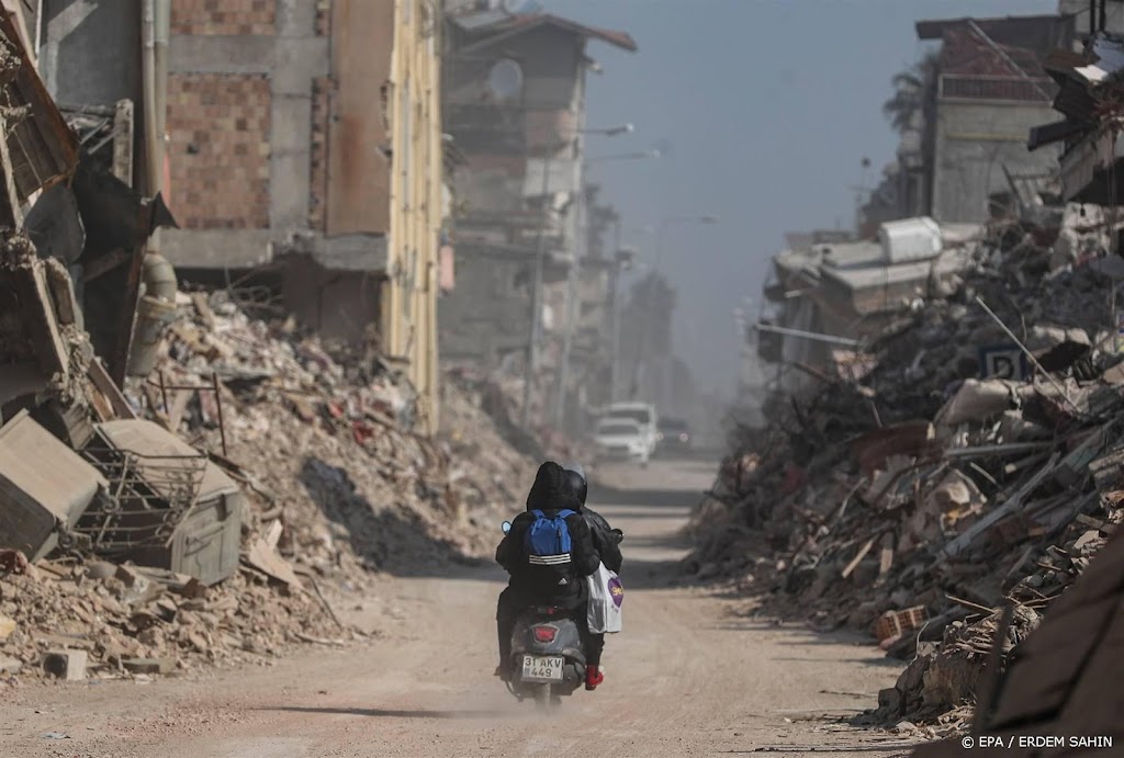 Europa versoepelt sancties tegen Syrië voor hulp na aardbeving