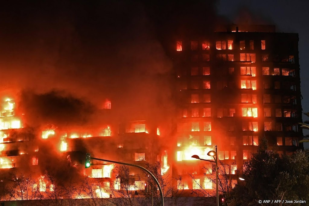 Doden en gewonden na brand flatgebouw Valencia