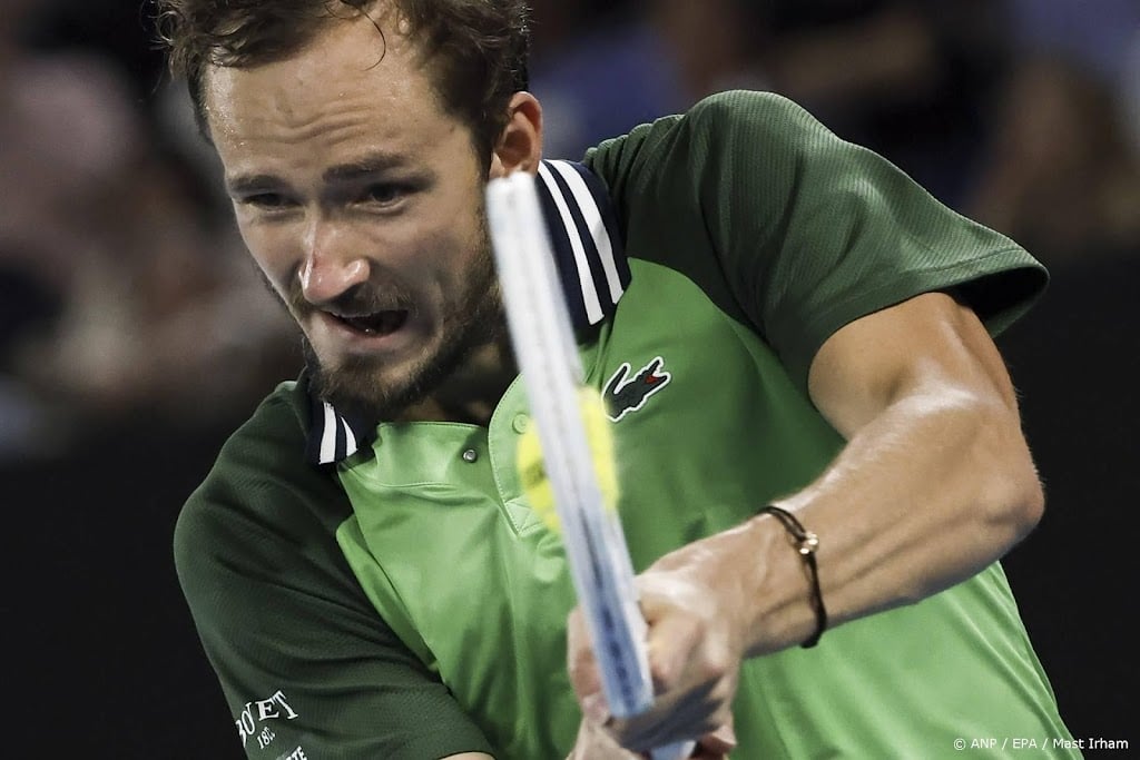 Tennisser Medvedev voegt oud-prof Simon toe aan team