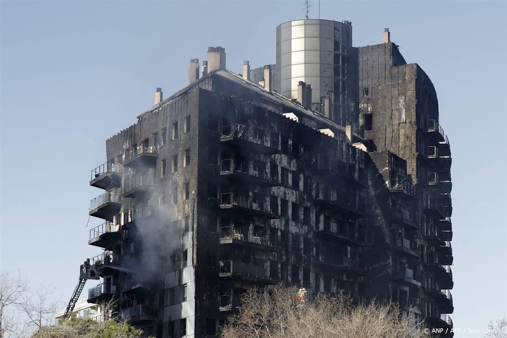 Autoriteiten melden tien doden door brand flatgebouw Valencia