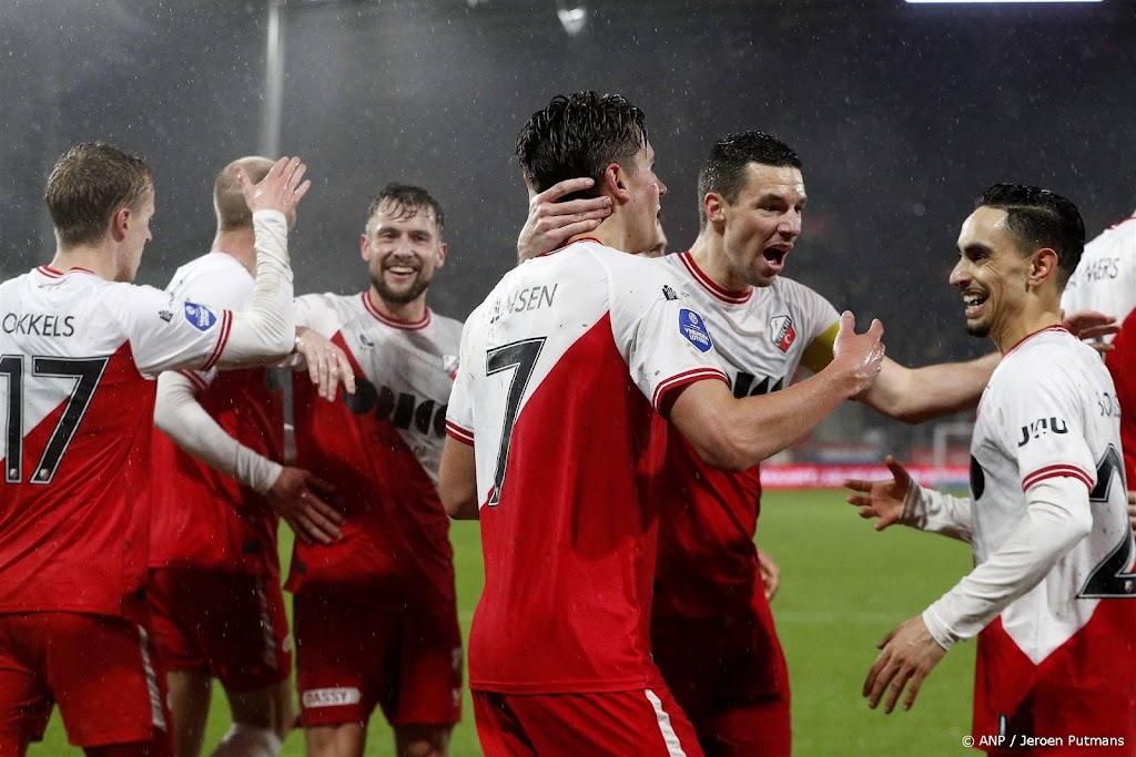 FC Utrecht wint nipt van Heracles en stijgt naar zevende plek