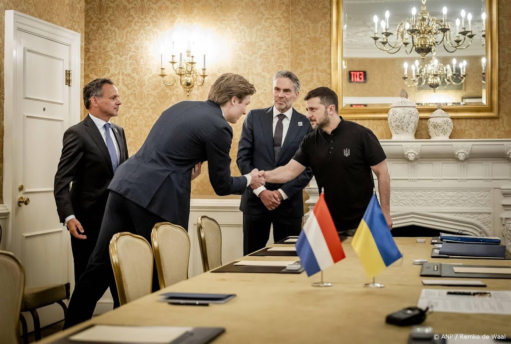 Brekelmans: Oekraïne moet uitzicht houden op toetreding EU, NAVO