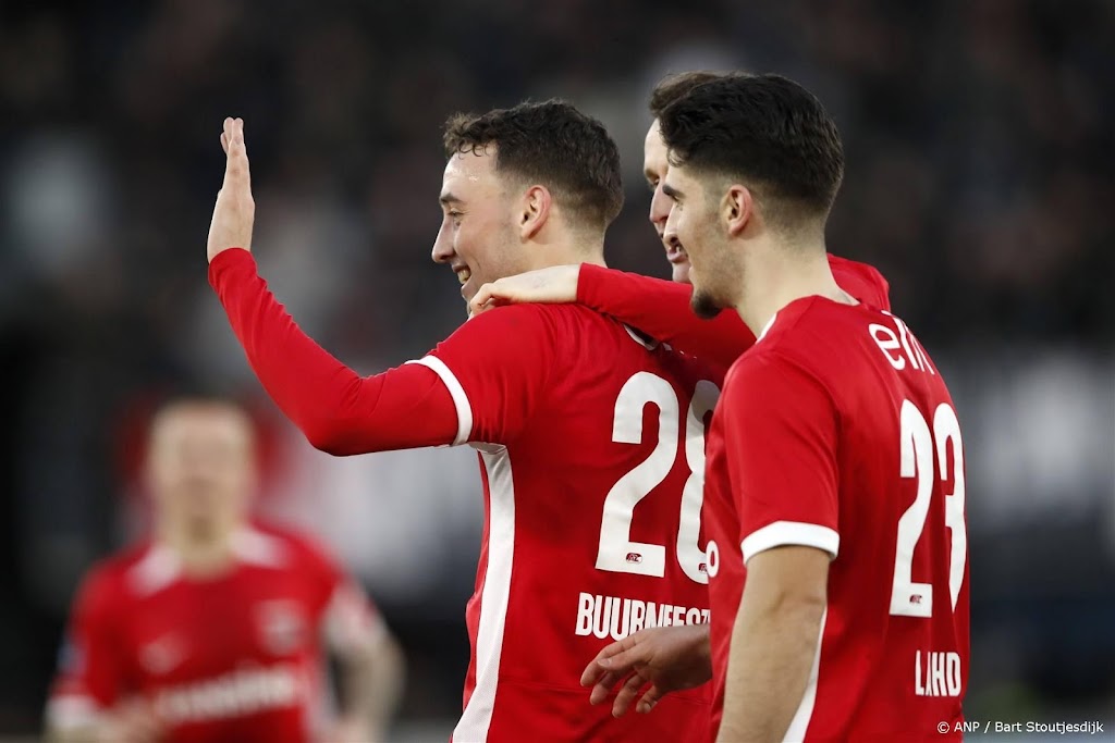 AZ meldt zich na kleine zege op Fortuna in strijd om derde plaats