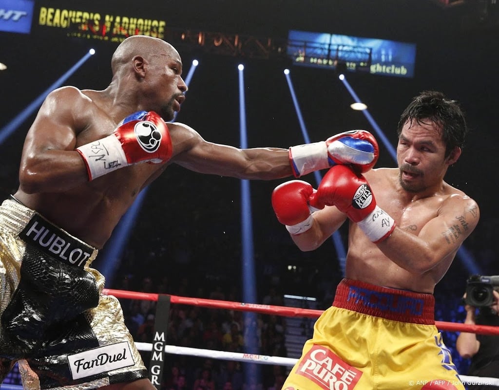 Bokslegenden Mayweather en Pacquiao keren terug in de ring 