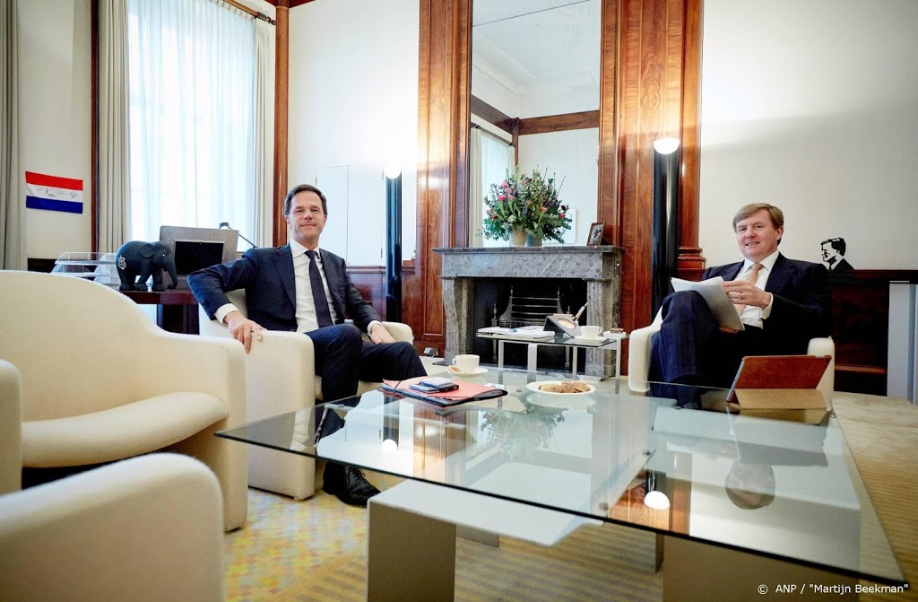 Thuiswerkende koning overlegt ditmaal telefonisch met Rutte