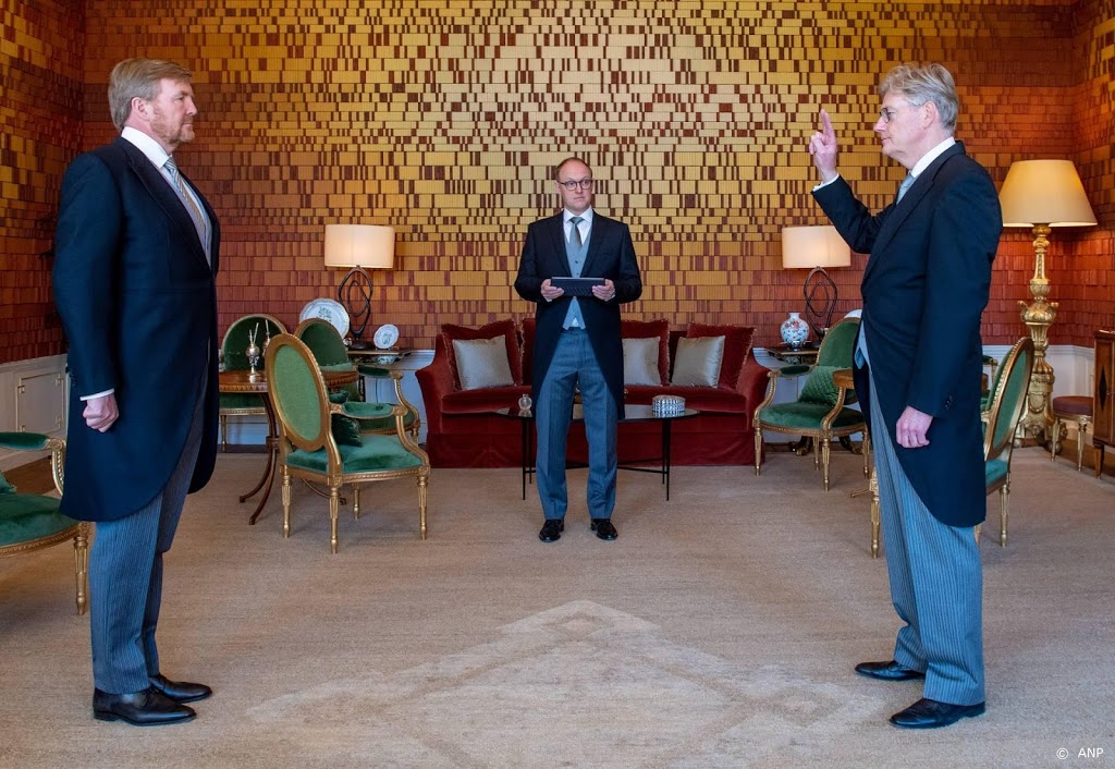 Van Rijn beëdigd tot minister voor Medische Zorg