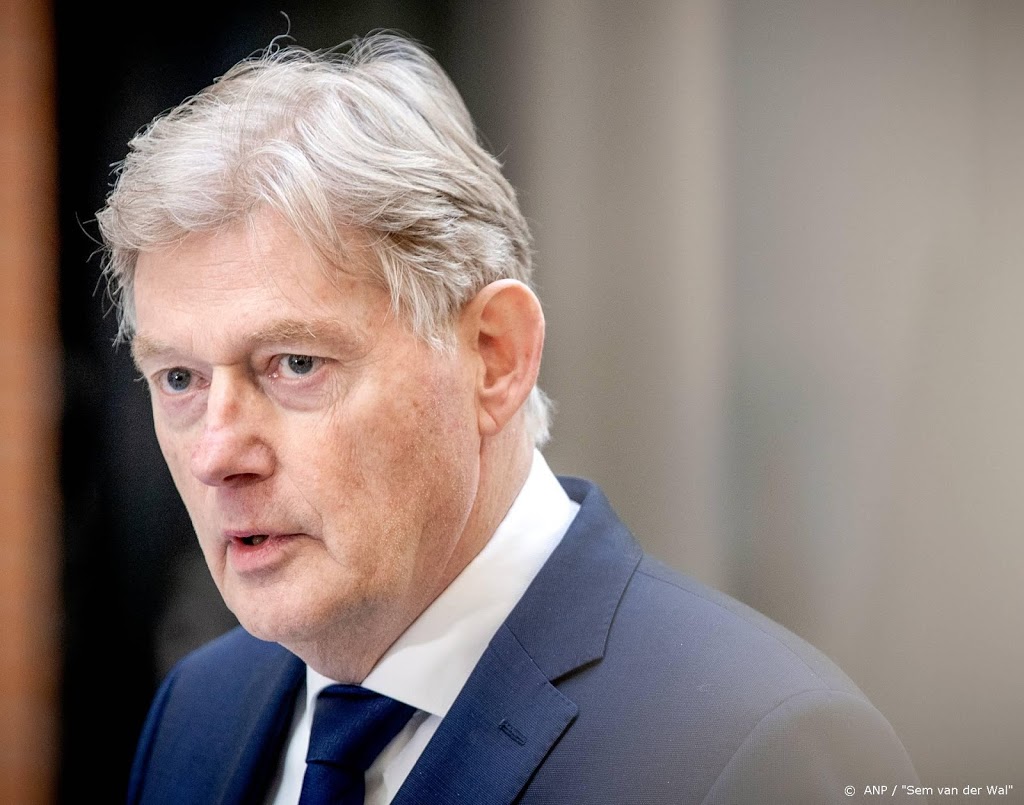 Van Rijn wil alles op alles zetten voor bescherming zorgpersoneel