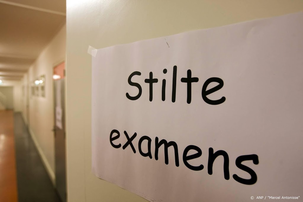 Onderwijs overlegt met minister Slob over examens