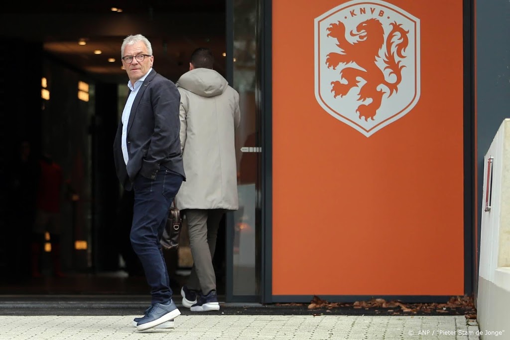 Voetbalbond KNVB houdt alle opties open