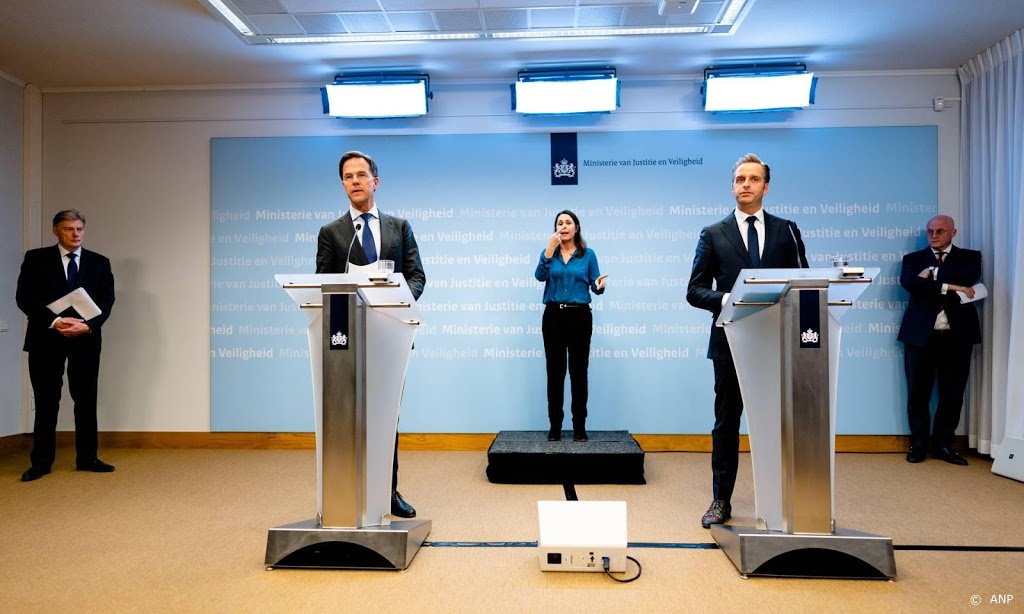 Premier Rutte: volgende stap is volledige lockdown
