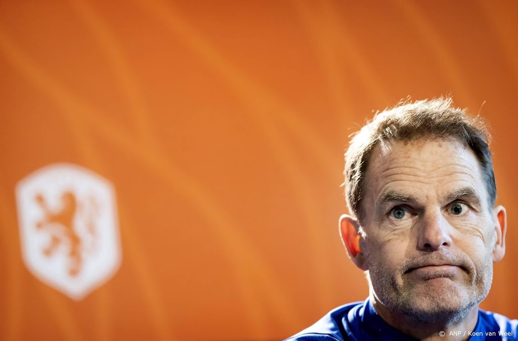 De Boer ziet geen reden om Van de Beek en Bergwijn te passeren