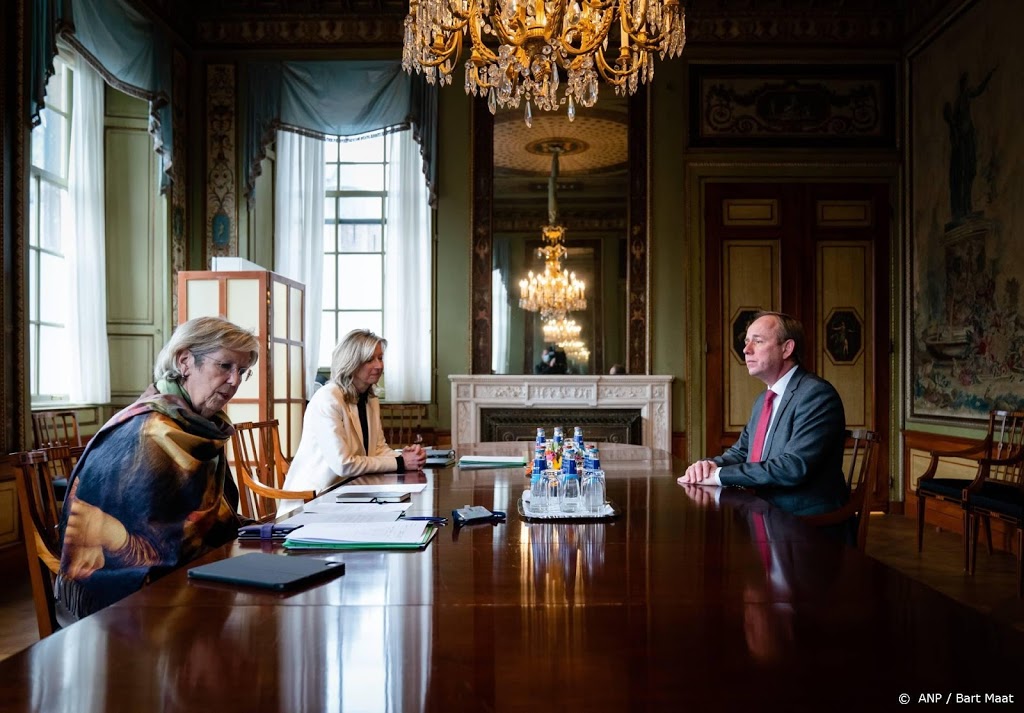 Van der Staaij: huidige coalitie aanvullen met centrumrechts