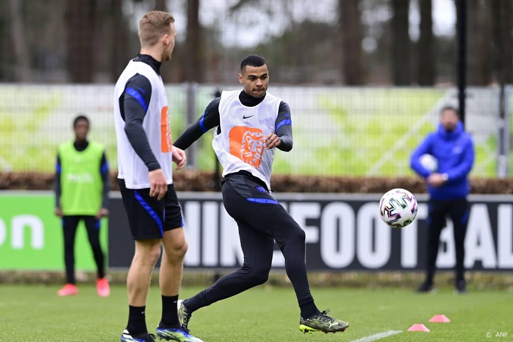 Bondscoach Van de Looi is voorzichtig met PSV'er Gakpo