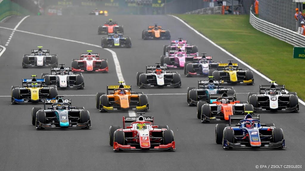 Autocoureur Verschoor volgt Viscaal van Formule 3 naar Formule 2