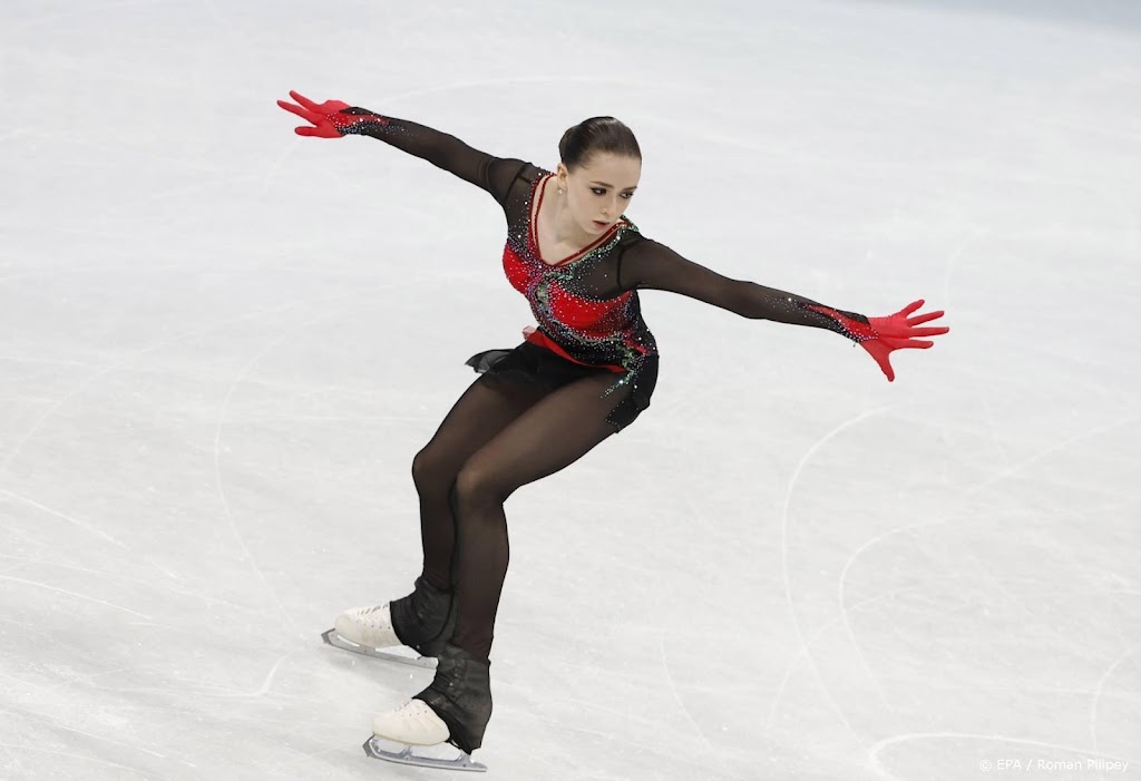 Op doping betrapte kunstrijdster Valieva weer op het ijs