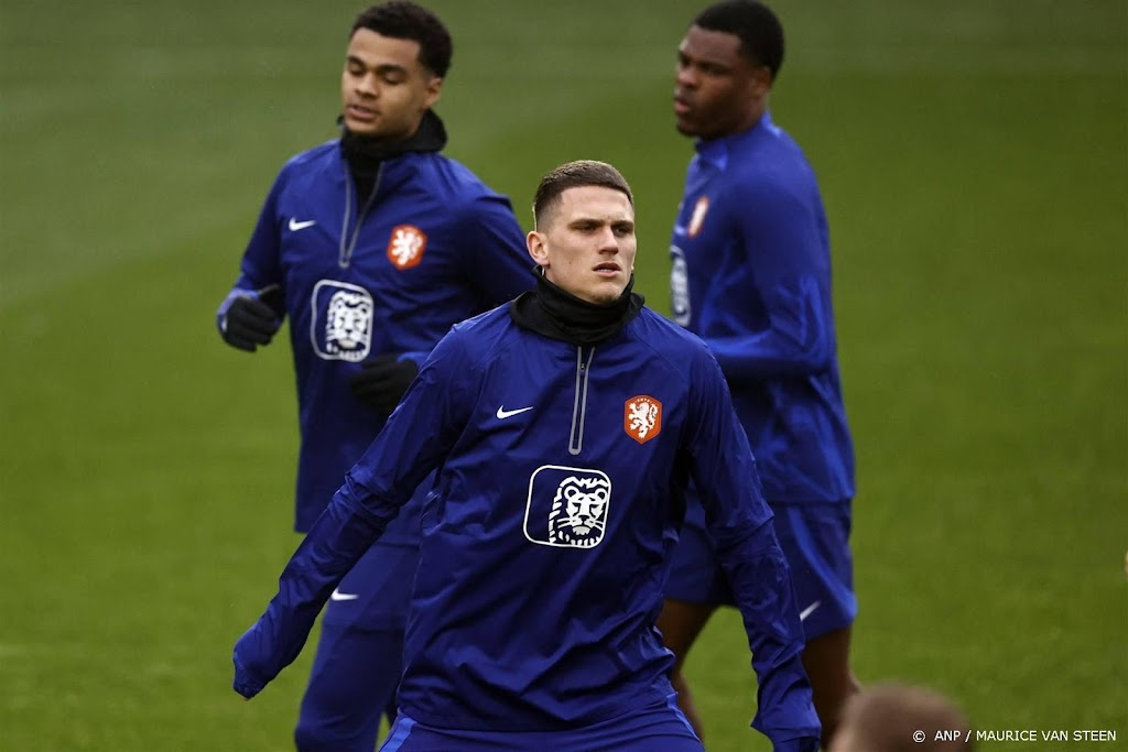 Vijf spelers haken af bij Oranje vanwege virusinfectie