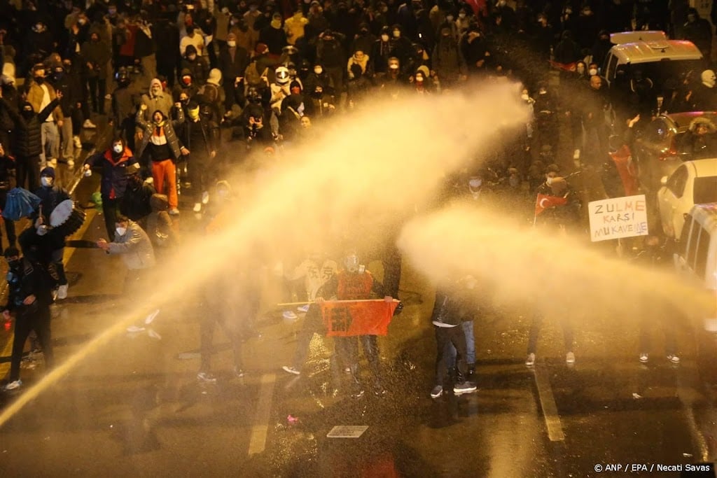 Burgemeester Istanbul Imamoglu roept op tot protesten