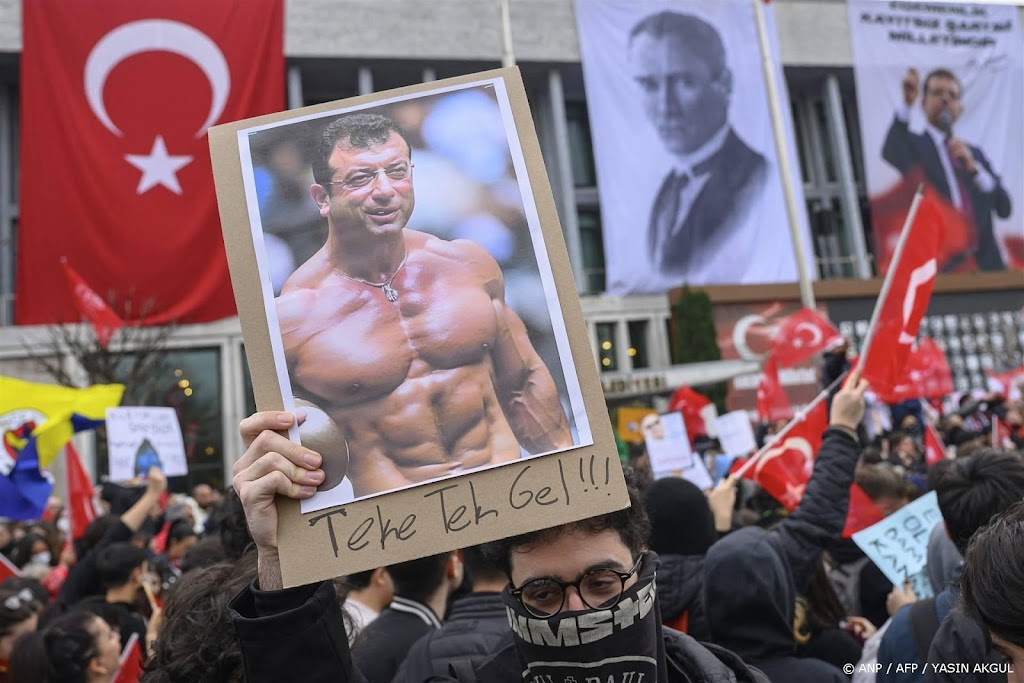 Gedetineerde Imamoglu door partij gekozen als presidentskandidaat