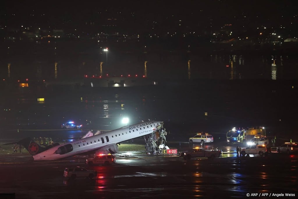 Piloten overleden na botsing op LaGuardia-luchthaven New York