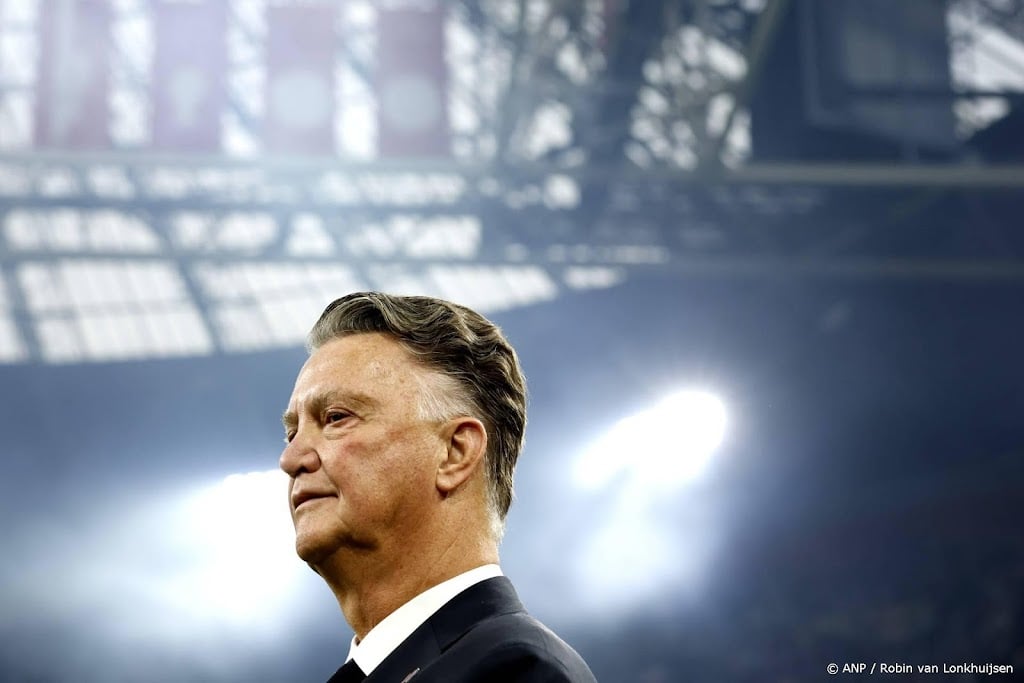 Van Gaal blijft ook nieuwe leiding van Ajax adviseren