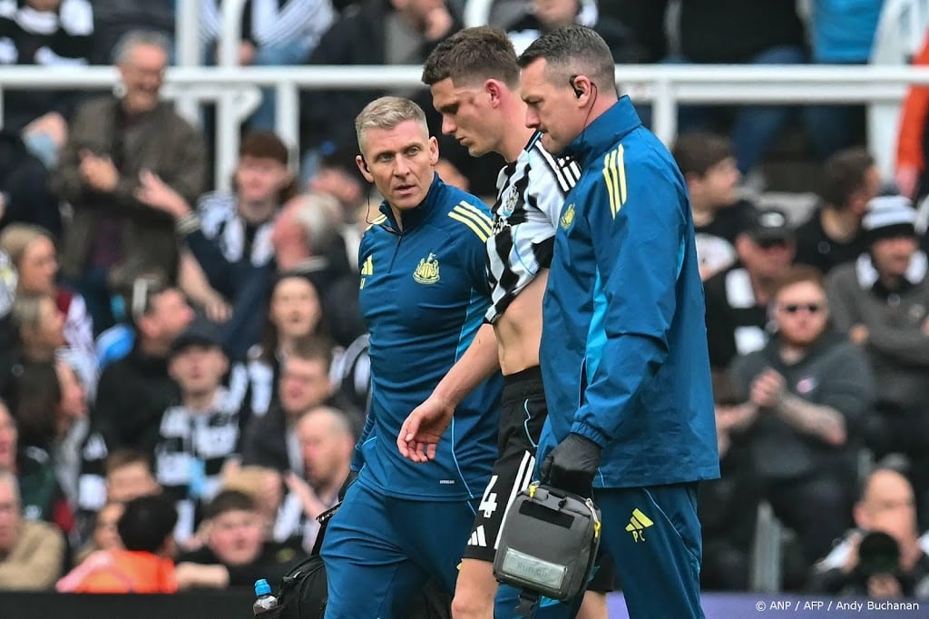 Verdediger Botman succesvol geopereerd aan blessure in gezicht 