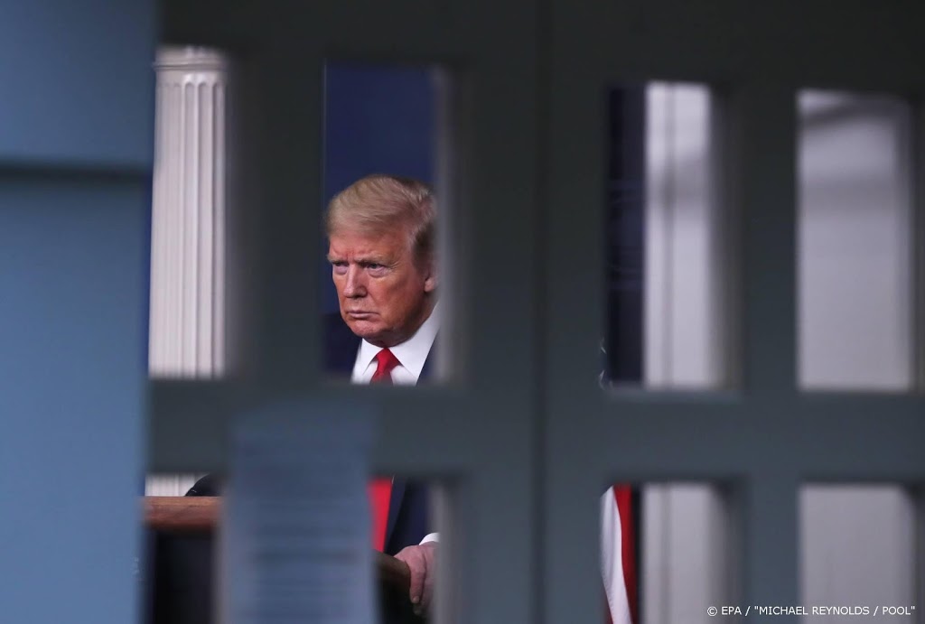 'Vaccinexpert ontslagen om tegenstand tegen coronamedicijn Trump'
