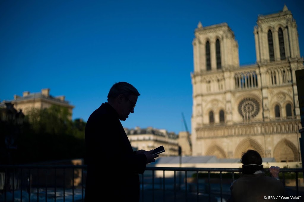 Herstel kathedraal Notre Dame Parijs wordt maandag hervat