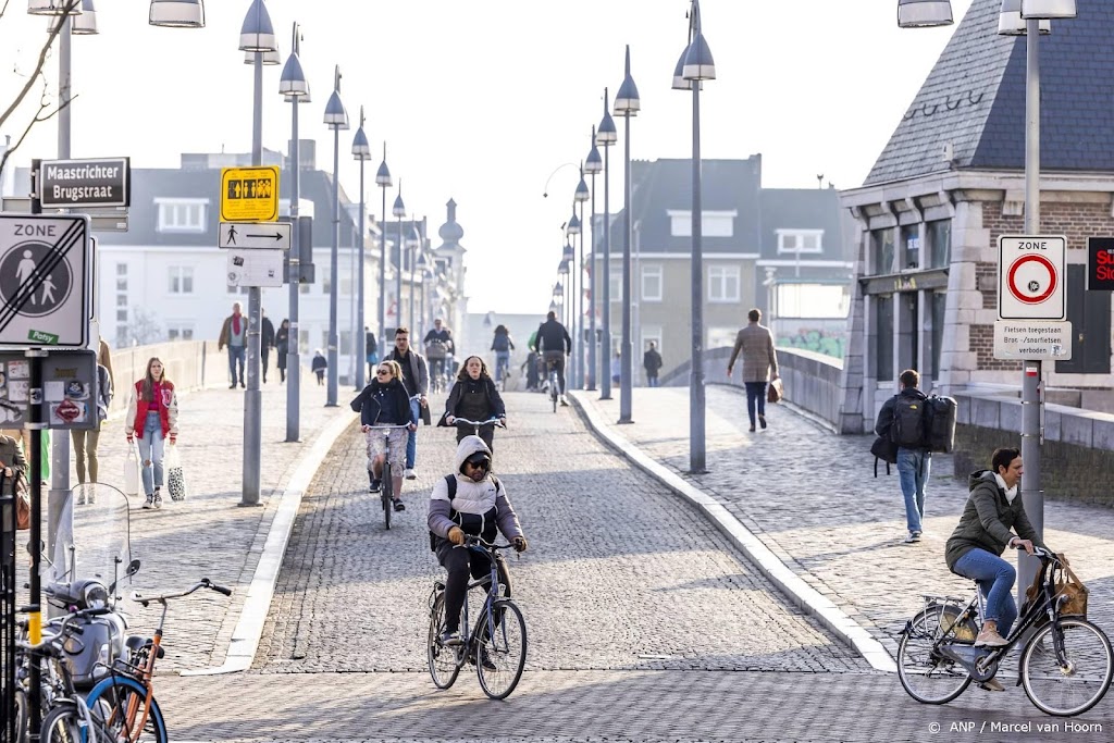 Lichte nachtvorst tijdens Koningsnacht, overdag fris maar droog