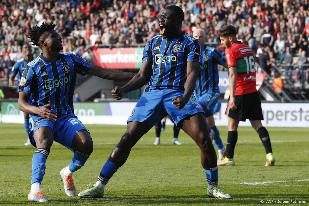 Brobbey helpt Ajax aan nipte zege met nog vier finales te gaan   