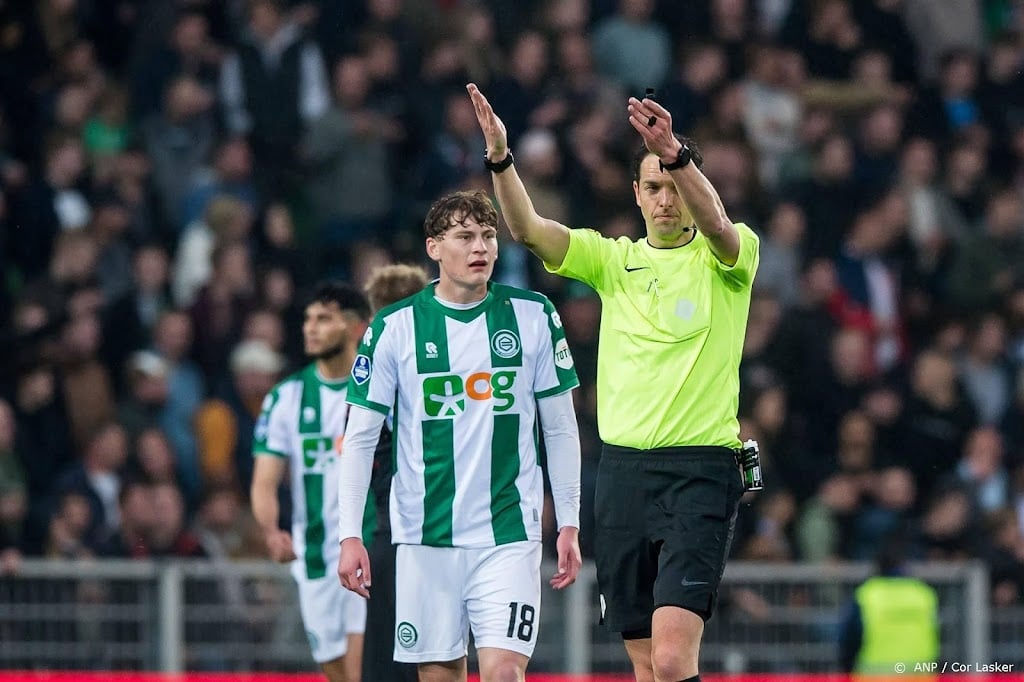 Man (18) die beker gooide bij voetbalduel zit nog vast