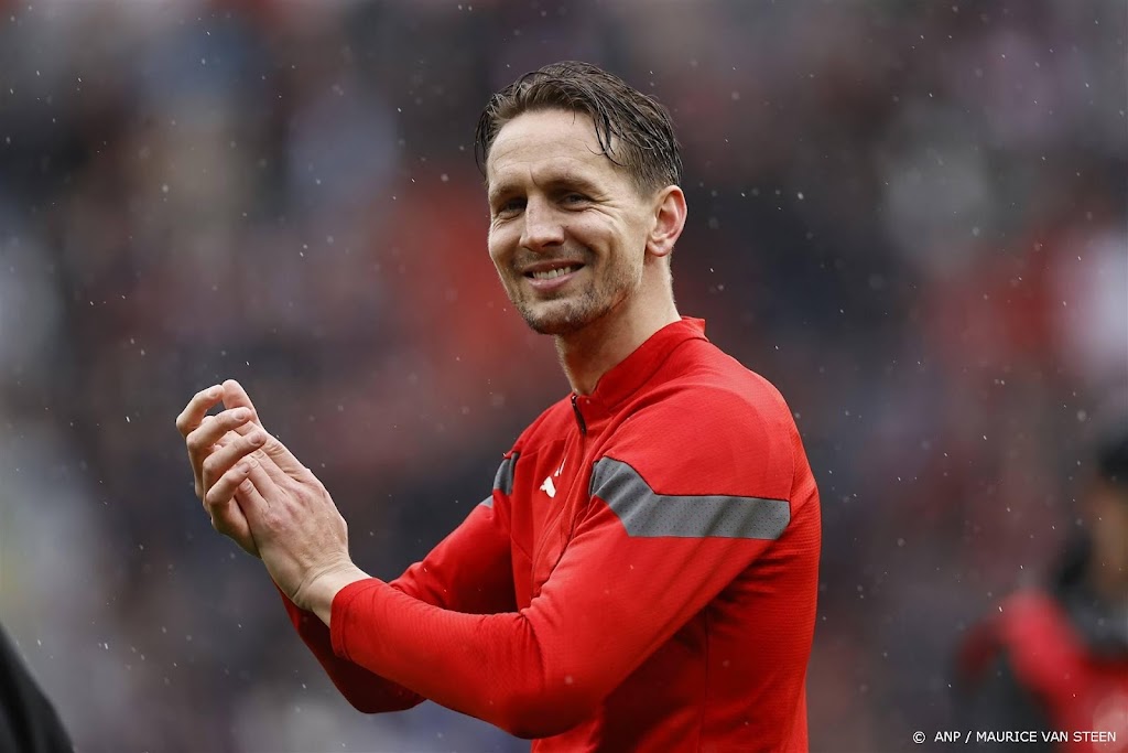 PSV-aanvoerder De Jong spreekt van heerlijke zege op Ajax