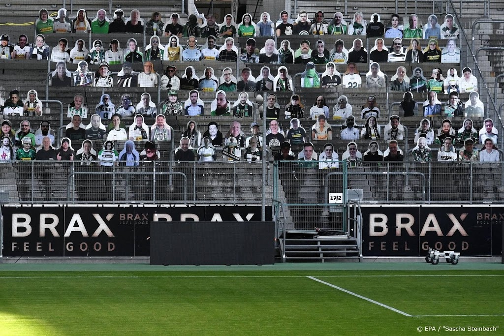 13.000 kartonnen poppen vullen stadion Borussia