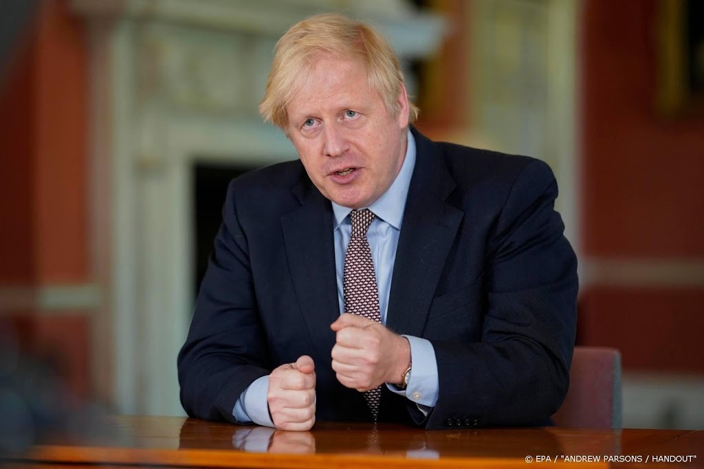 Johnson negeert oproep adviseur Cummings te ontslaan